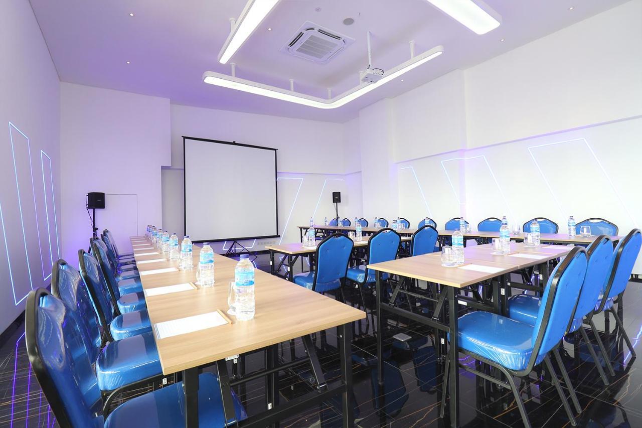 Hotel Moritz Biz Gandaria Yakarta Exterior foto