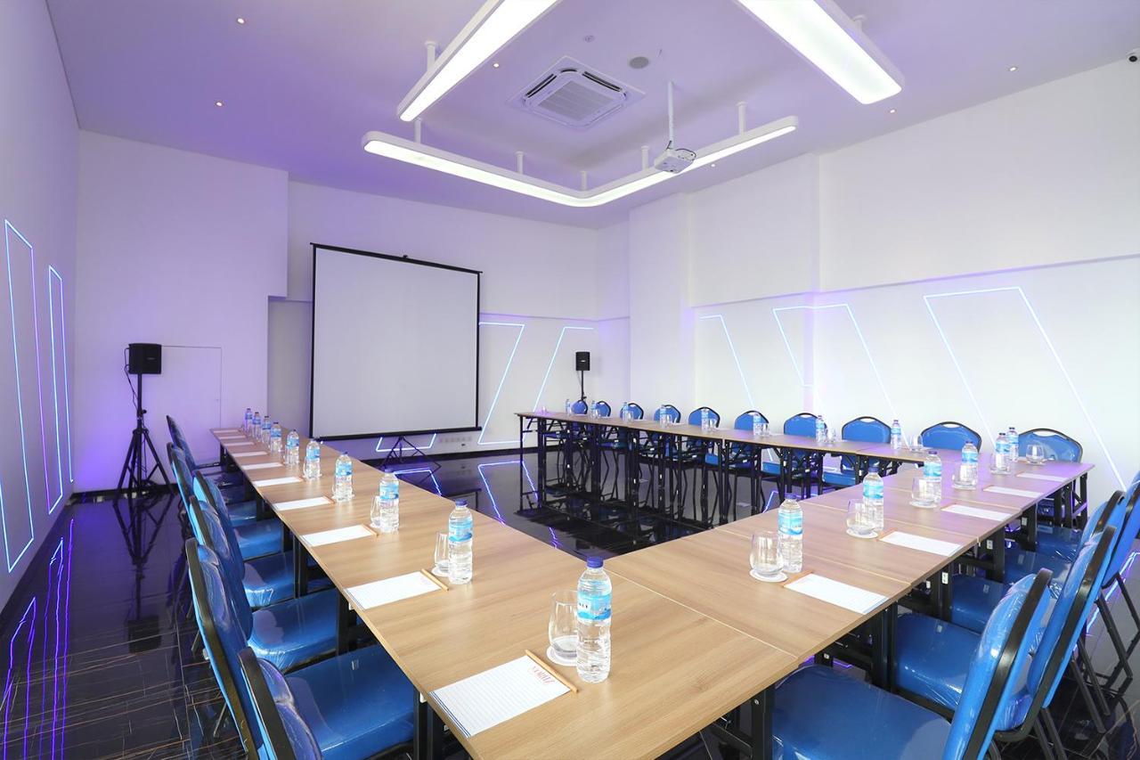 Hotel Moritz Biz Gandaria Yakarta Exterior foto